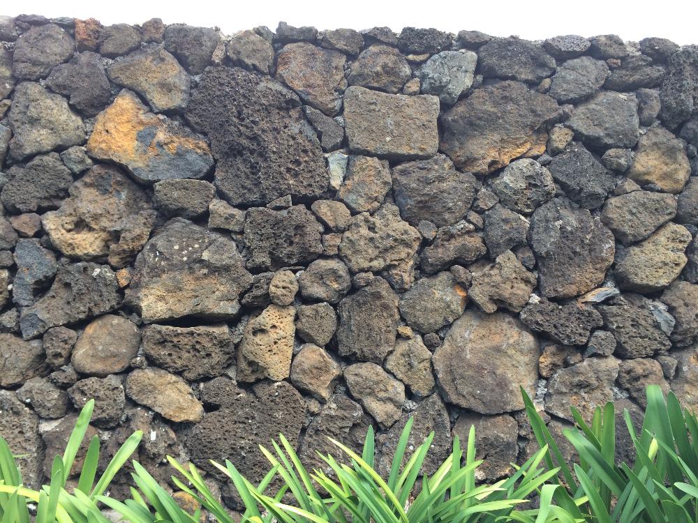 VSQUARE MASONRY INC. Moss Rock